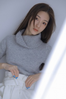 腿抬起来靠墙上就不疼了视频